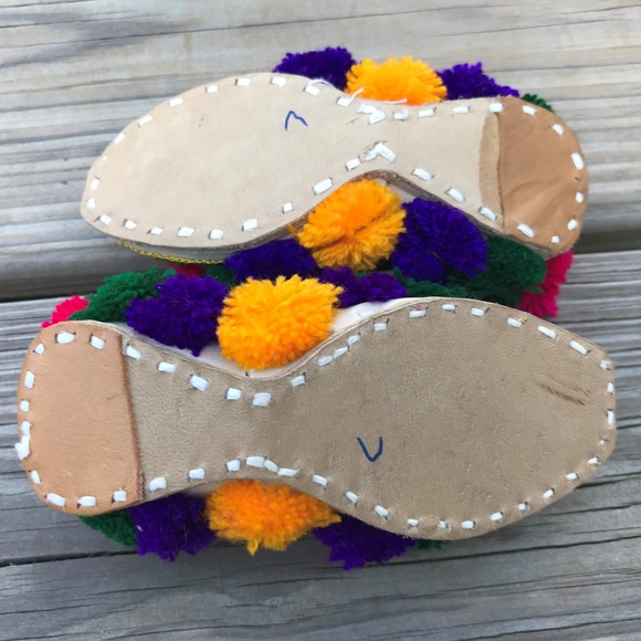 Kids Khussa Fancy Indian Traditional Embroidery - Picture 6 of 7